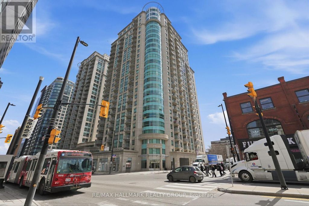 809 - 200 Rideau Street, Ottawa