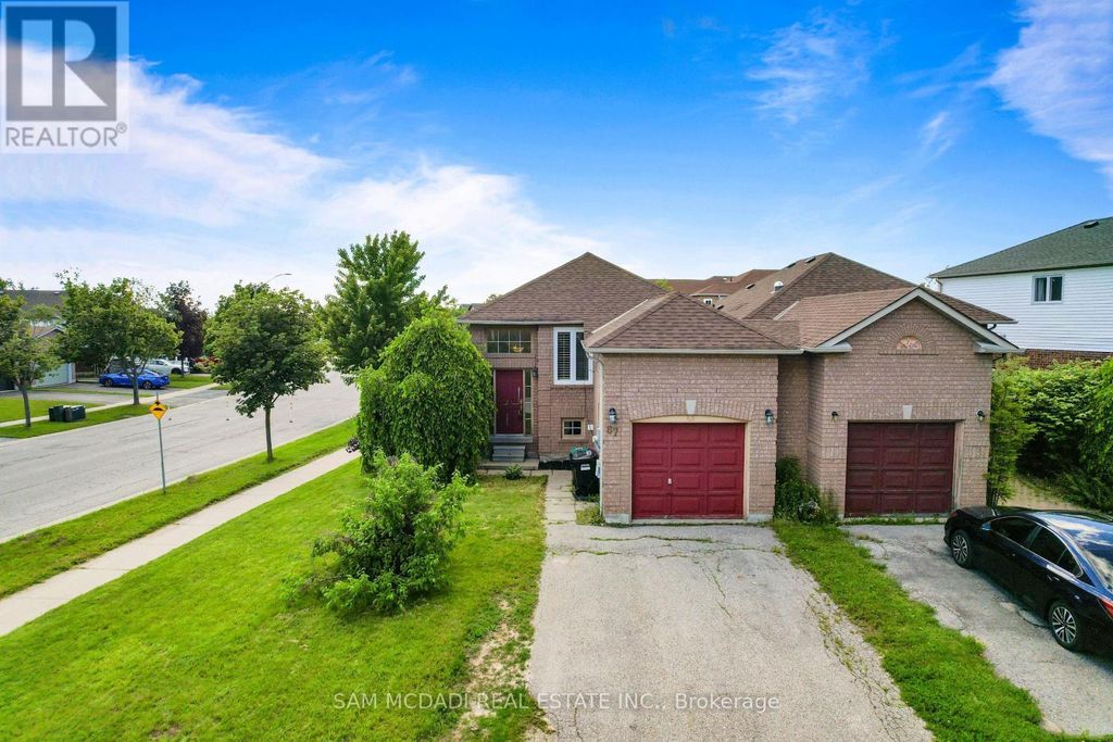 87 Rundle Crescent, Barrie (holly)