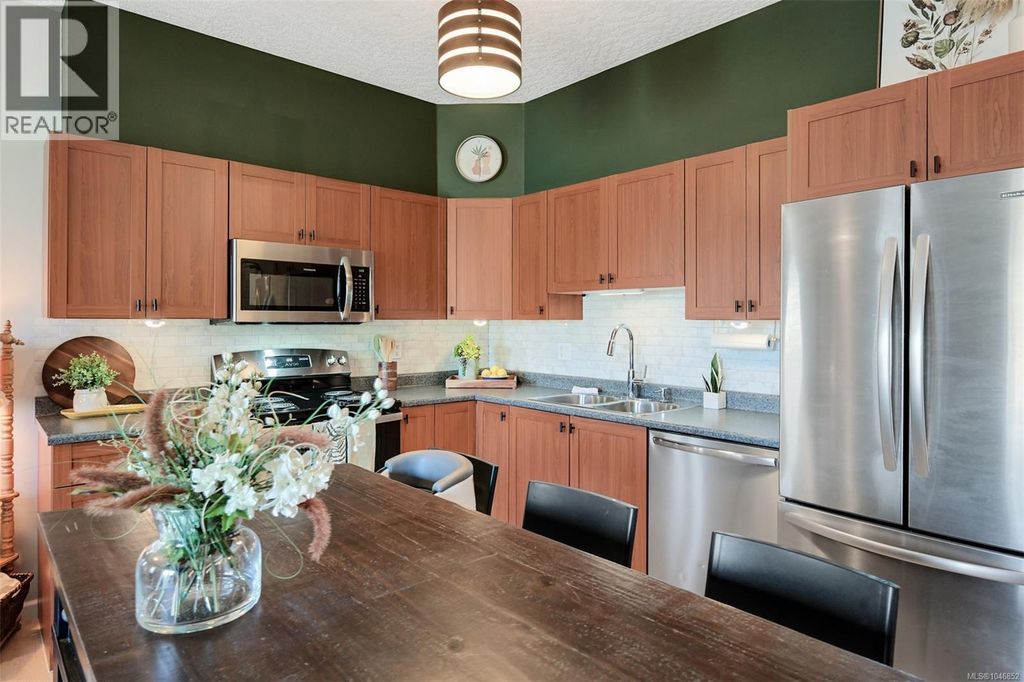 303 383 Wale Rd, Colwood