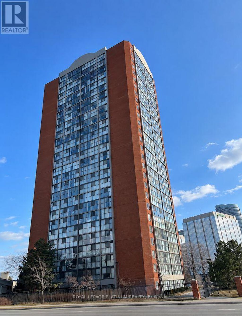 Ph#5 - 4205 Shipp Drive, Mississauga (city Centre)