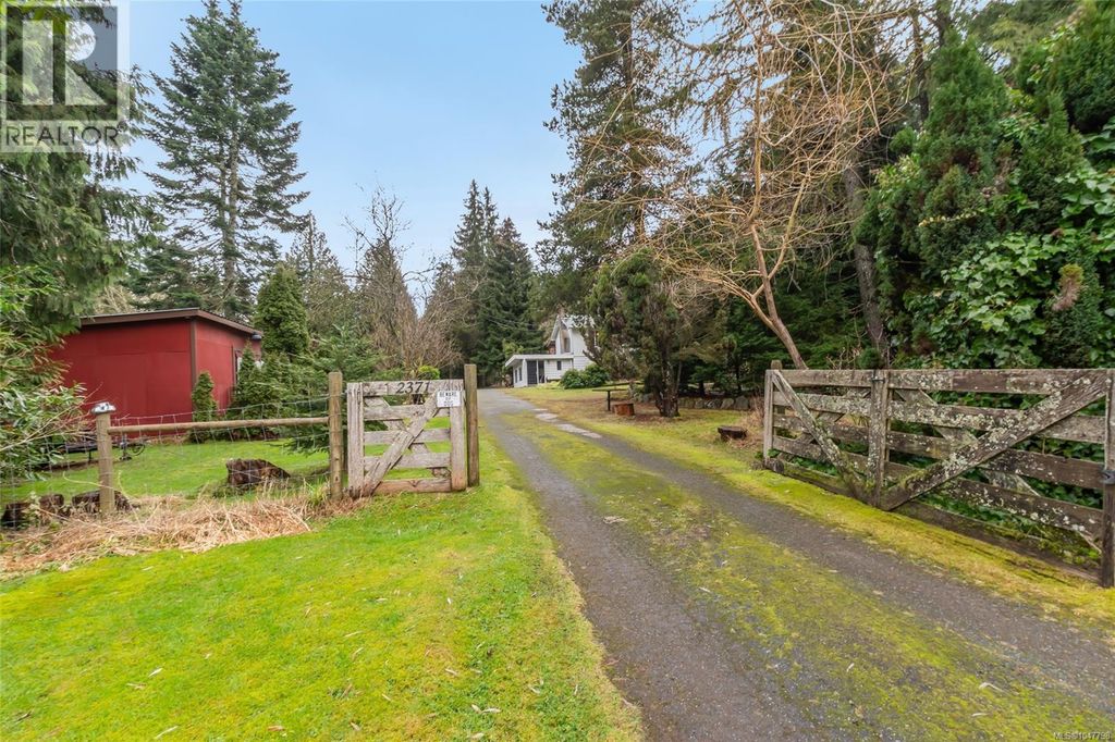 2371 Jingle Pot Rd, Nanaimo