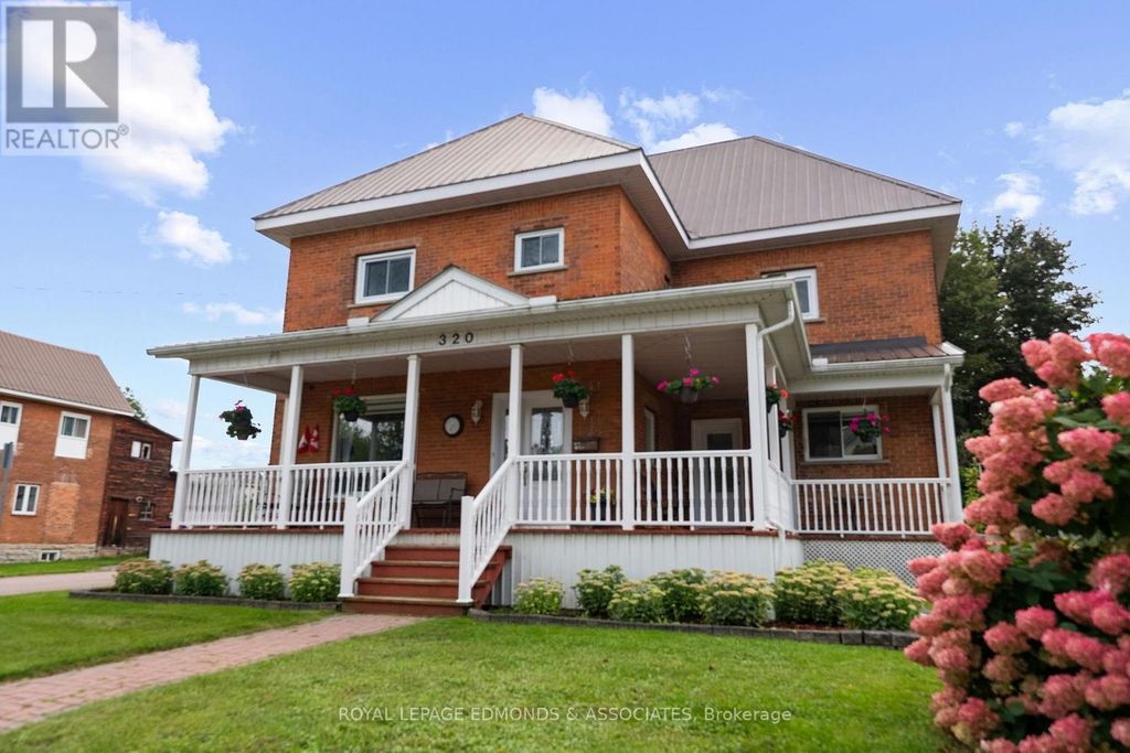 320 Alfred Street, Pembroke