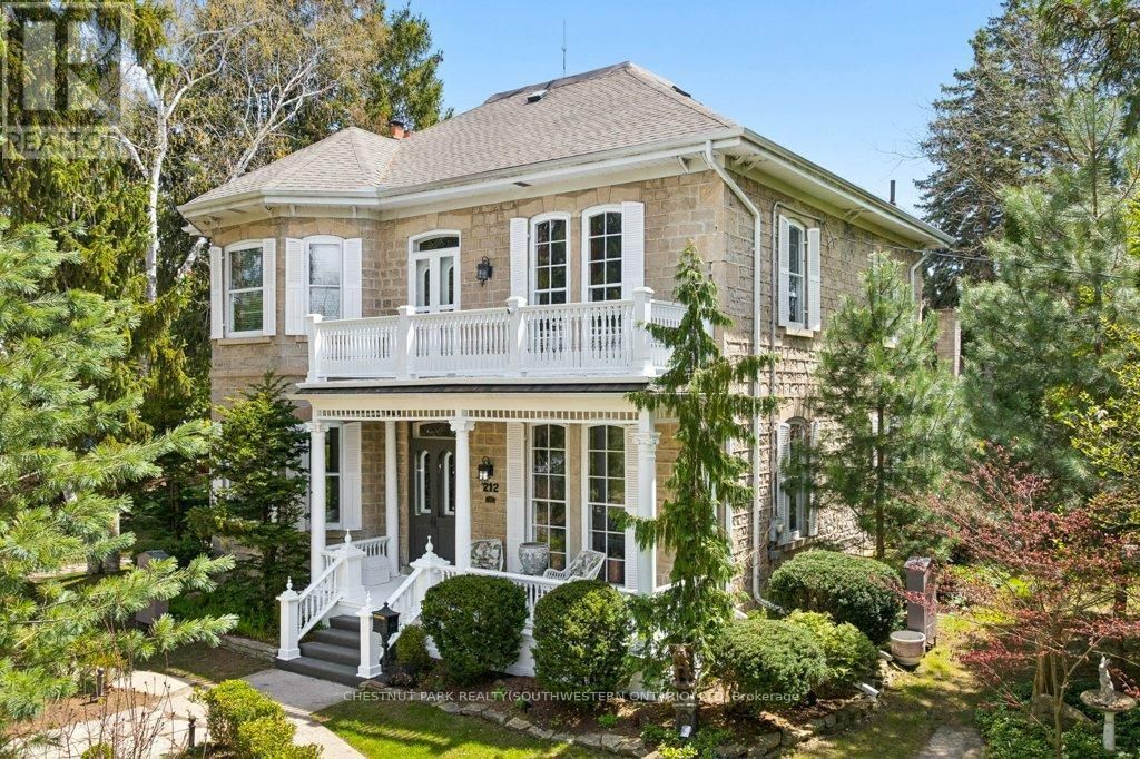 212 Queen Street E, Cambridge