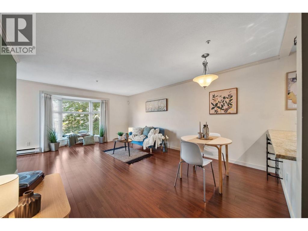 305 526 Thirteenth Street, New Westminster