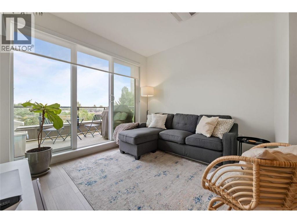 612 7588 16th Street, Burnaby