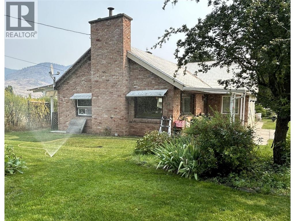 5620 Kenmore Road, Grand Forks