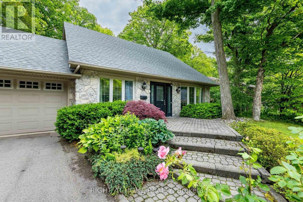 1941 Four Seasons Drive, Burlington (tyandaga)