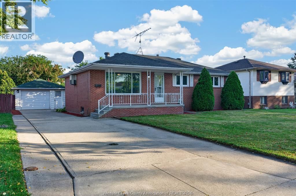 5015 Colbourne, Windsor