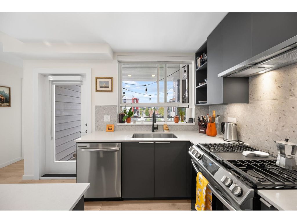 401 7920 206 Street, Langley