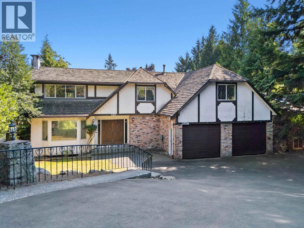 525 E Braemar Road, North Vancouver