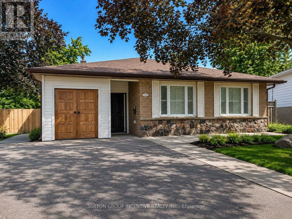 35 Davies Crescent, Barrie (grove East)