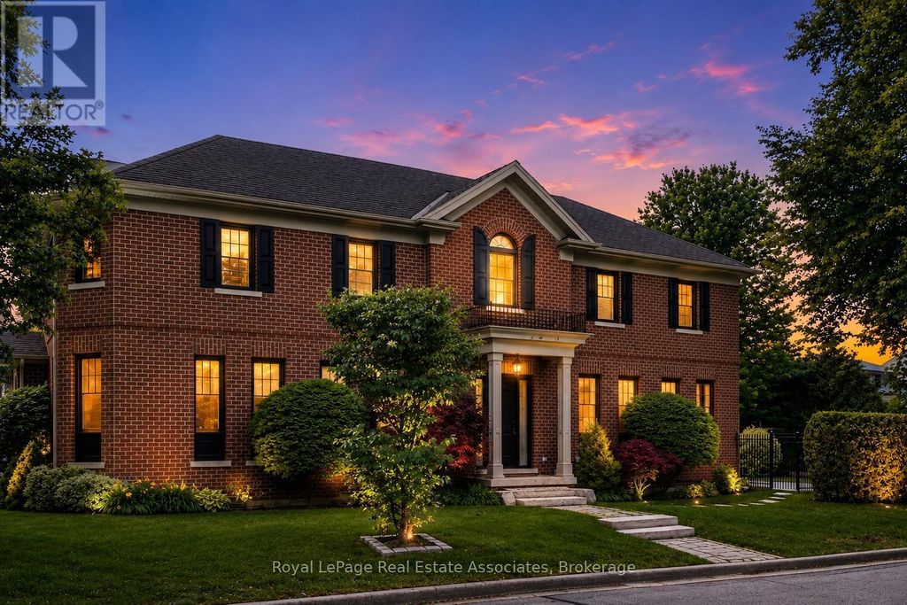 32 Jopling Avenue N, Toronto (islington-City Centre West)