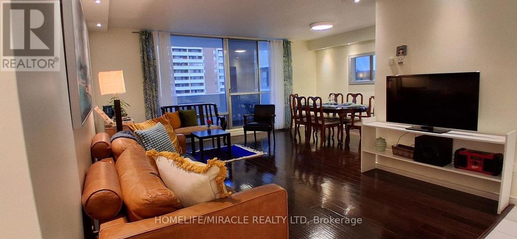 1618 - 1 Massey Square, Toronto (crescent Town)