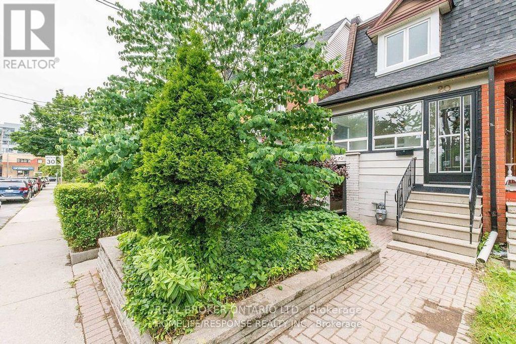 Upper - 20 Golden Avenue, Toronto (roncesvalles)