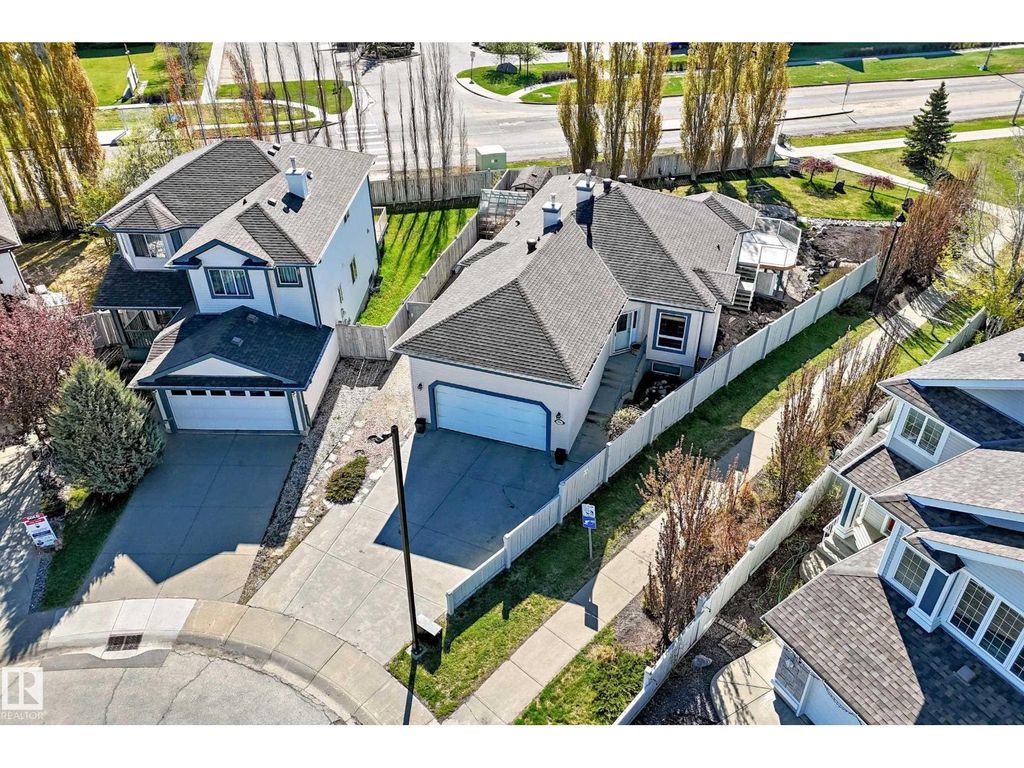 576 Glenwright Cr Nw, Edmonton