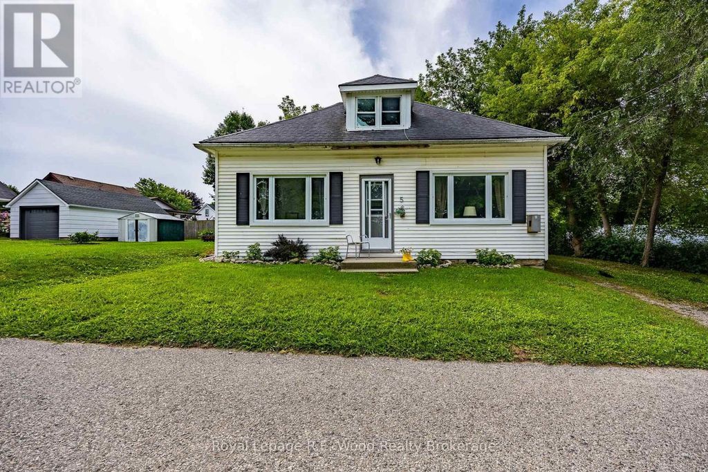 5 First Alley, Tillsonburg