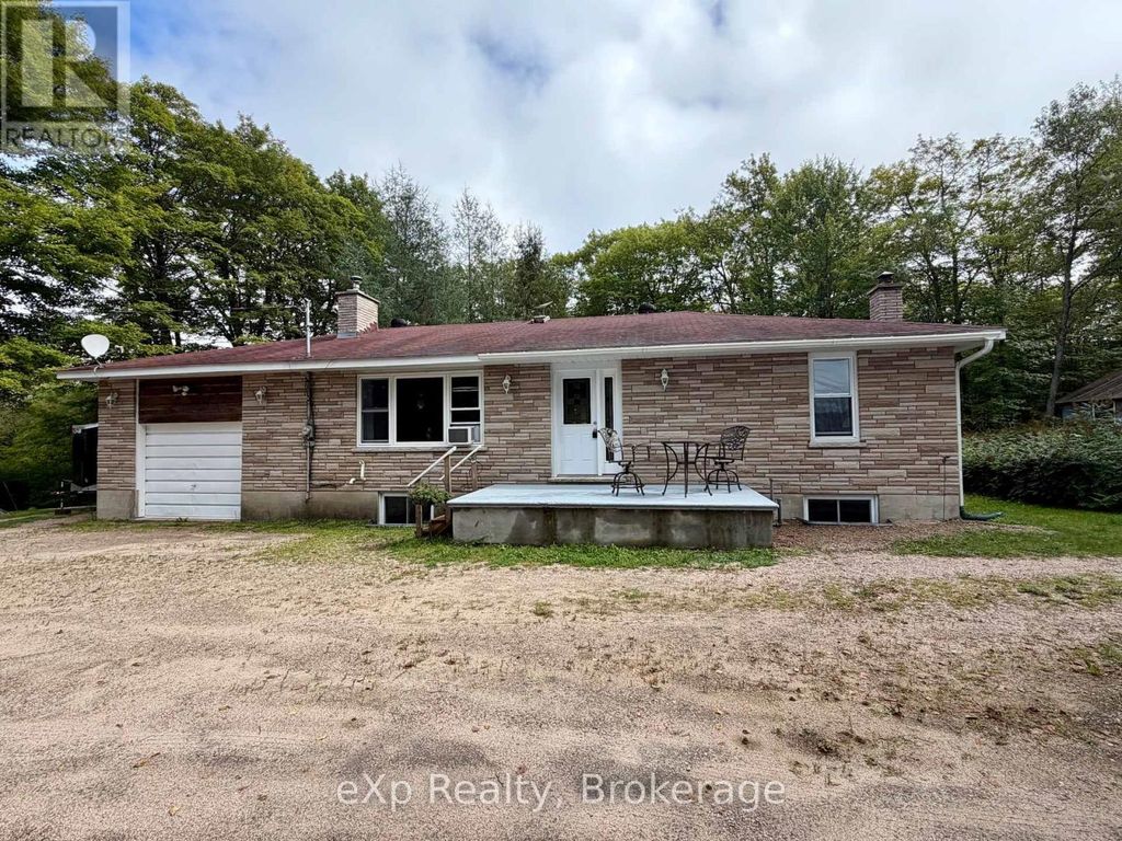 1643 And 1671 Eagle Lake Road, Machar