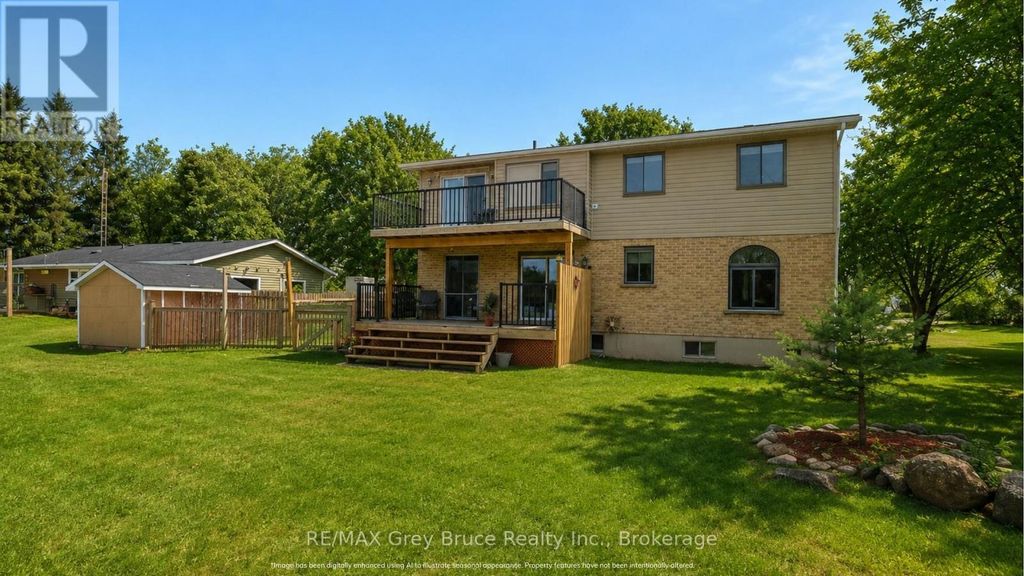 102 Mary Avenue, Georgian Bluffs
