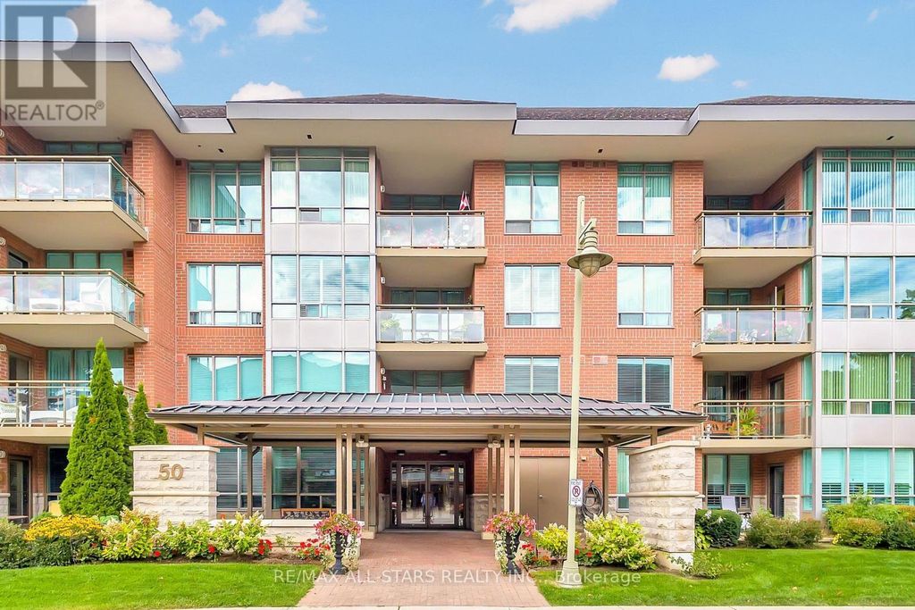 211 - 50 The Boardwalk Way, Markham (greensborough)