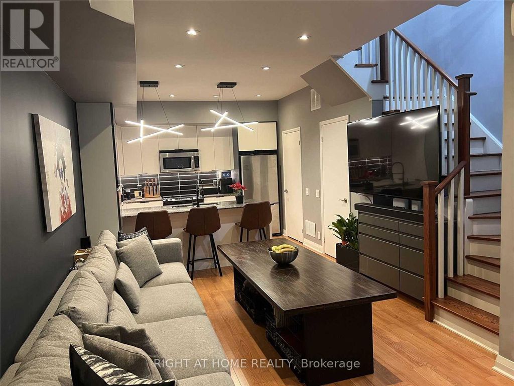 15 - 1 Valhalla Inn Road, Toronto (islington-City Centre West)