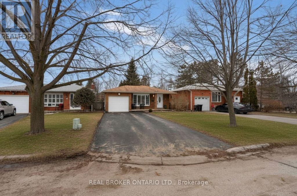 15 Buchanan Street, Barrie (grove East)