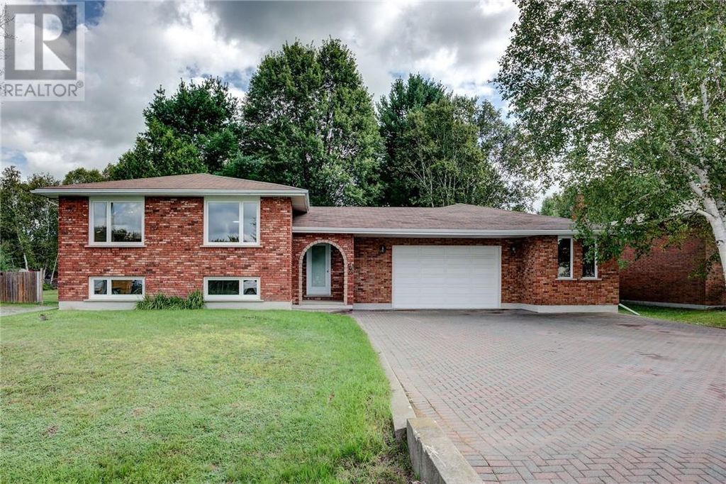 4078 Frost Avenue, Hanmer