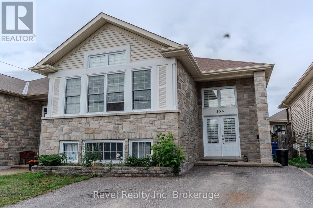 156 Greenwood Avenue, North Bay (west End)