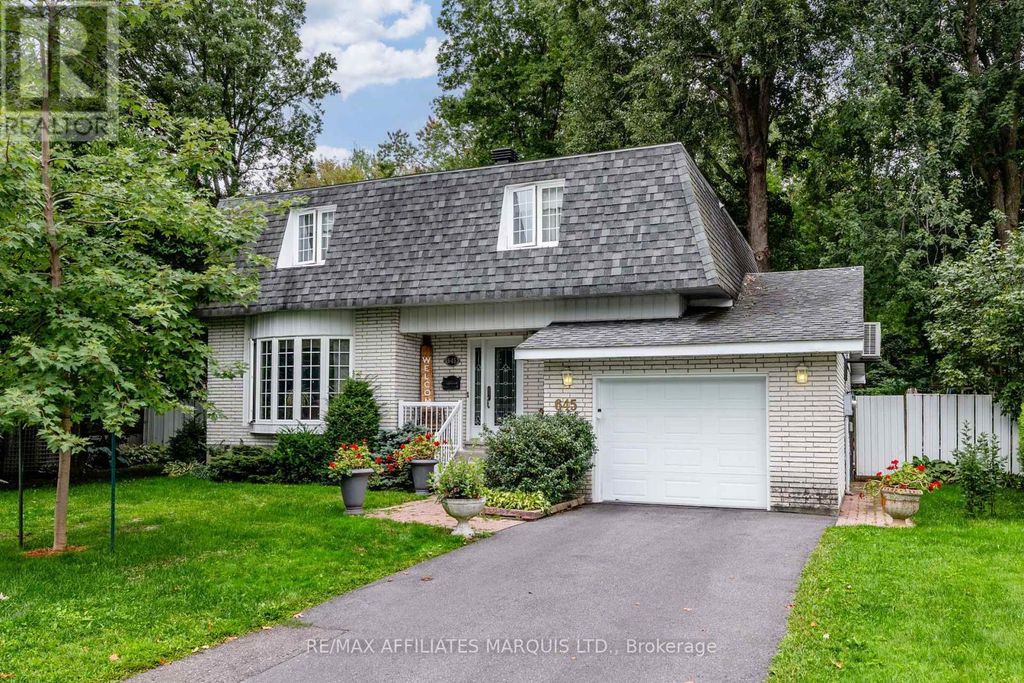 645 Dundas Crescent, Cornwall