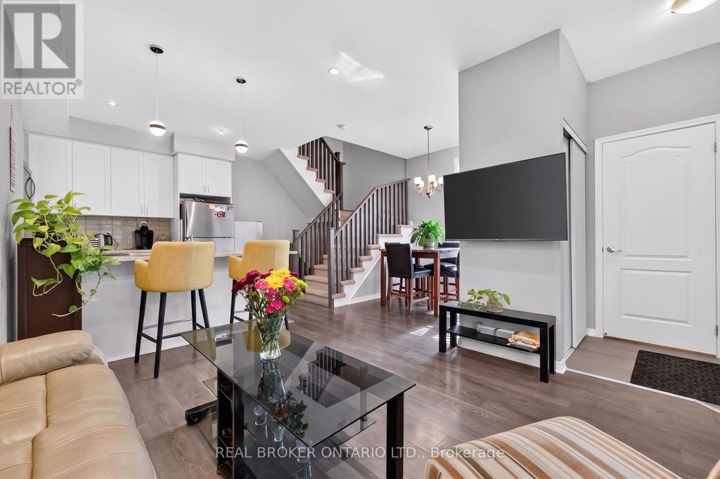 63 - 35 Applewood Lane, Toronto (etobicoke West Mall)