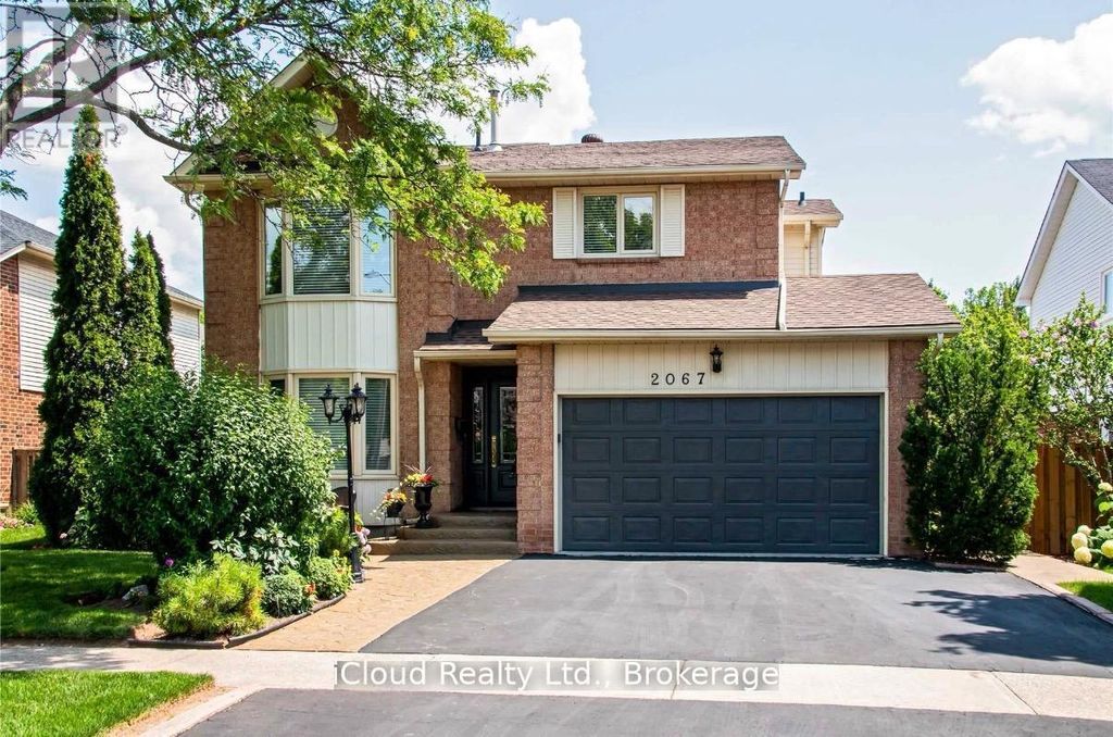 2067 Hunters Wood Drive, Burlington (headon)