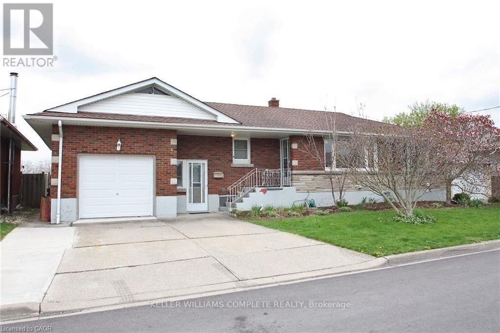 Upper - 6 Myrtle Avenue, St. Catharines (lakeport)