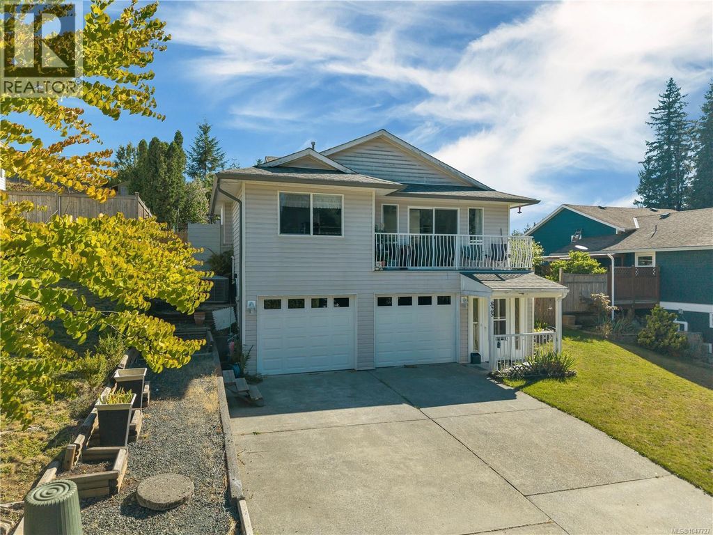 825 Pinecrest Rd, Campbell River