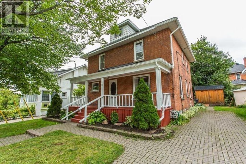 11 The Crescent, Sault Ste. Marie