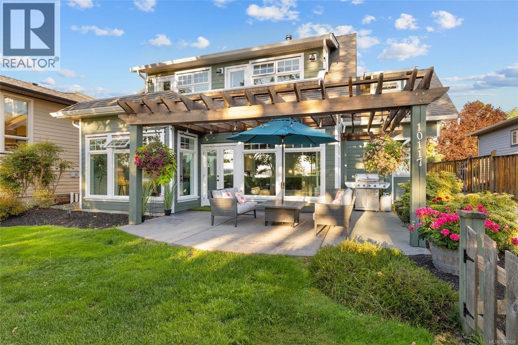 10117 West Saanich Rd, North Saanich