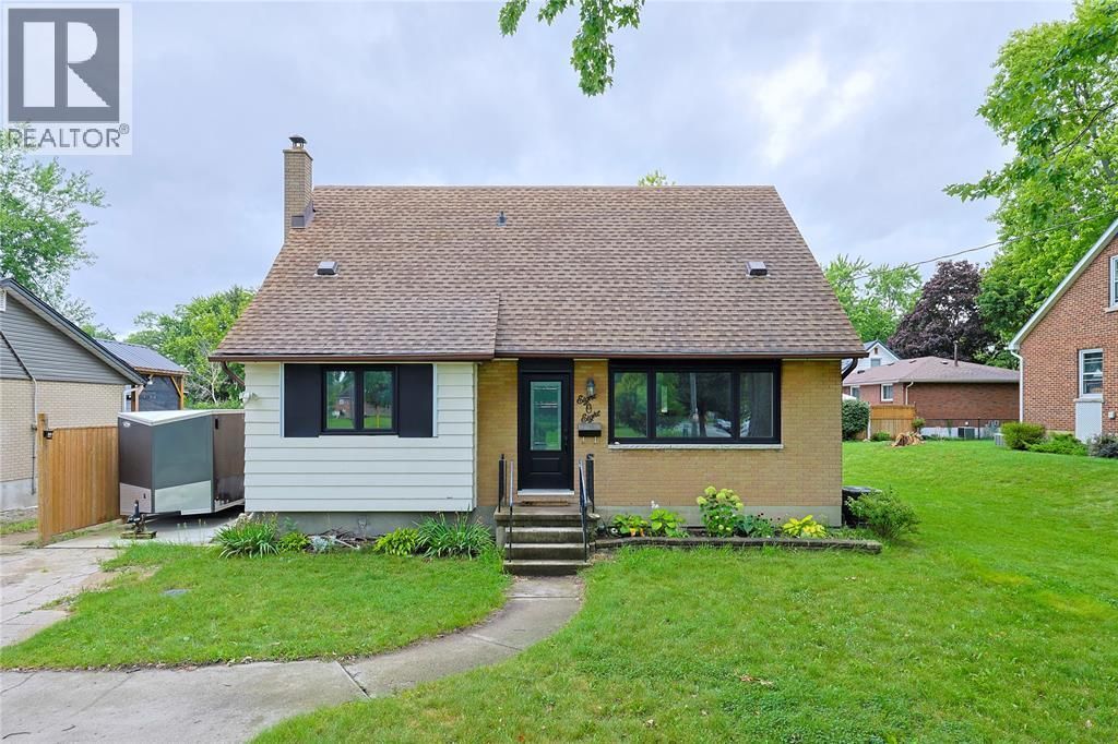808 Rosedale Avenue, Sarnia
