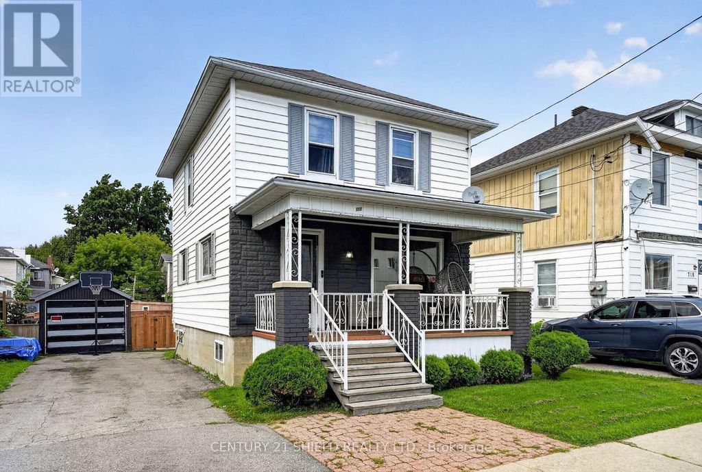 712 First Street E, Cornwall