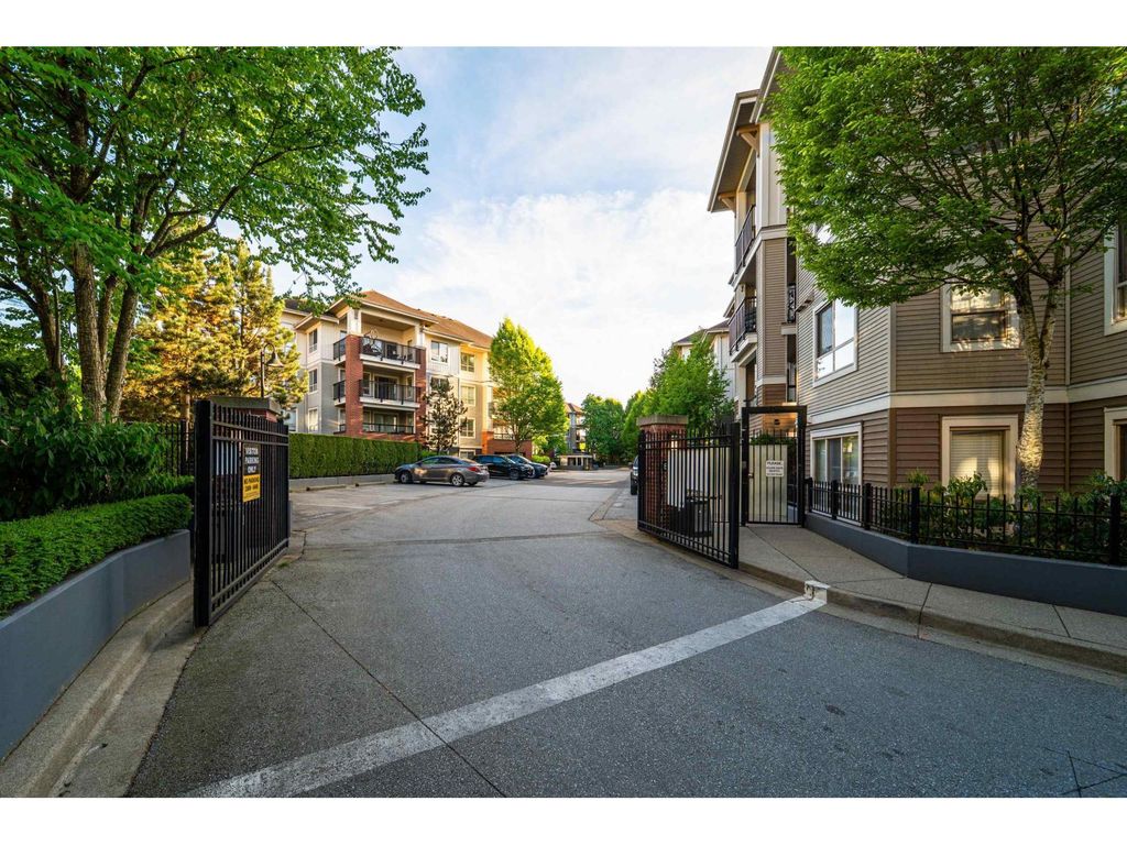 D207 8929 202 Street, Langley