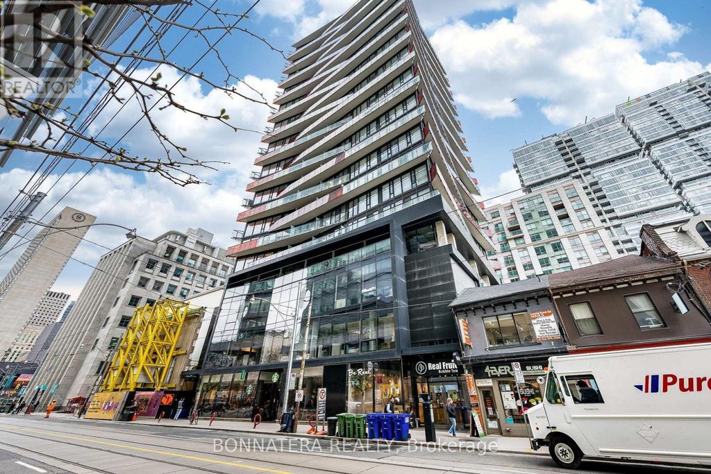 1110 - 215 Queen Street W, Toronto (waterfront Communities)