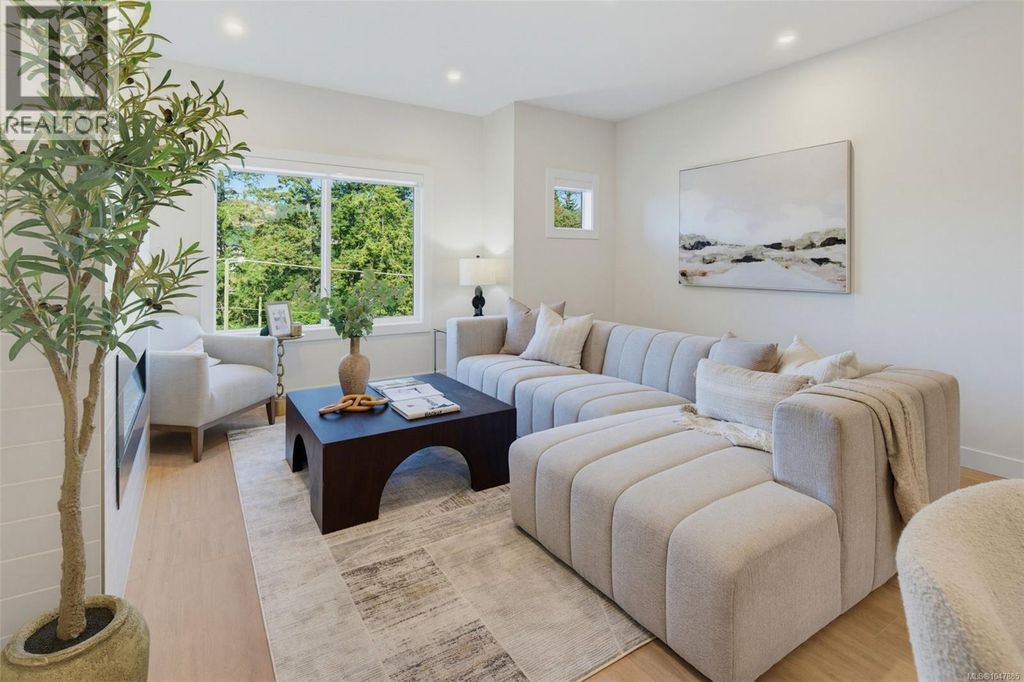 962 Siskin Ridge, Langford