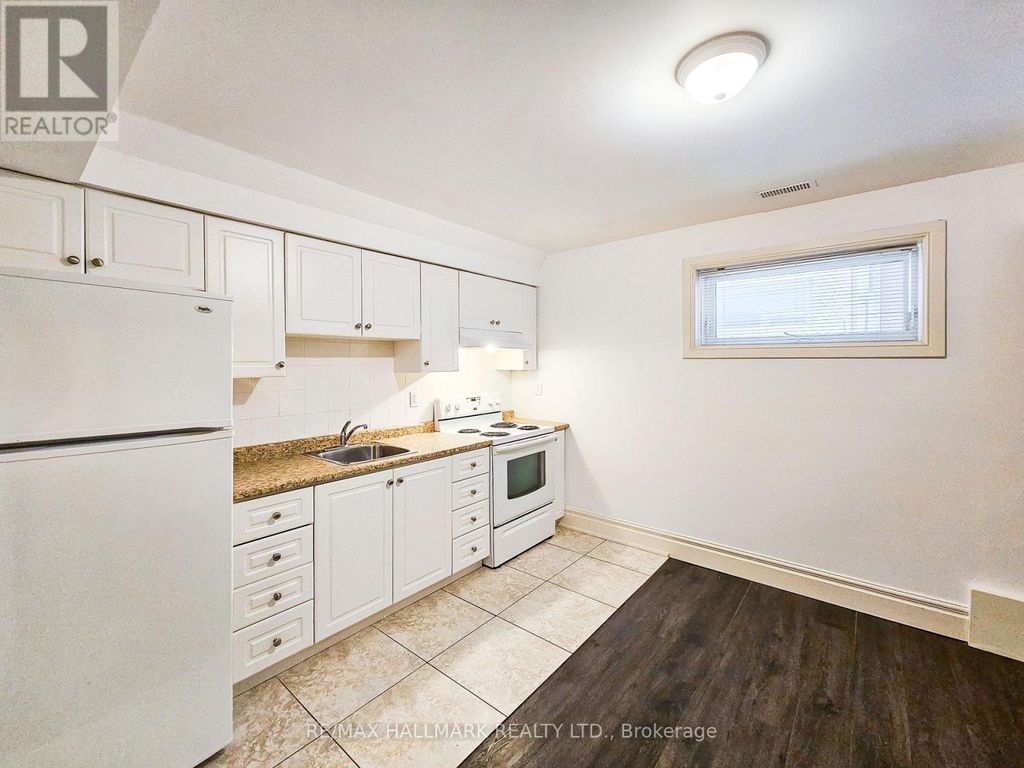 Basement 2 - 22 Roberta Drive, Toronto (englemount-Lawrence)