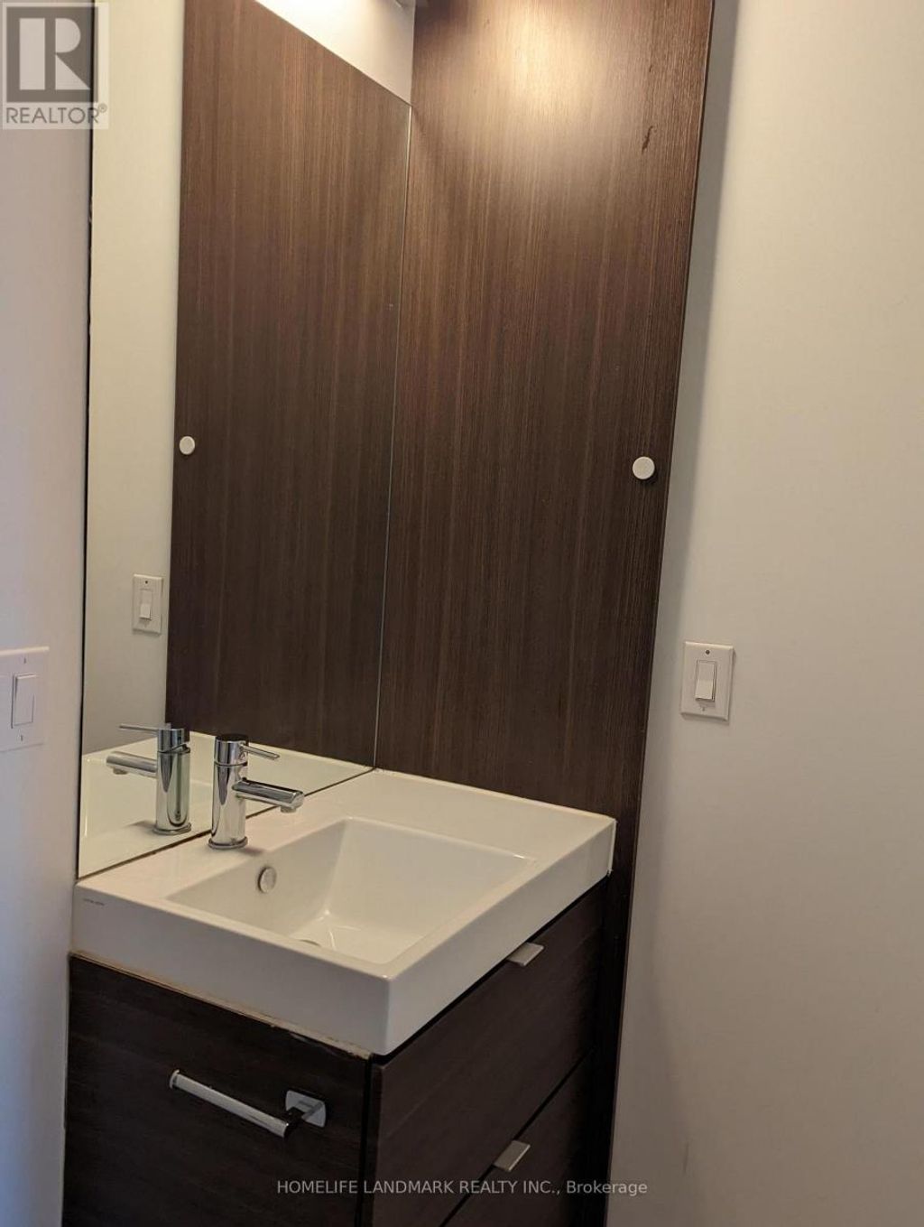 2105 - 62 Forest Manor Road, Toronto (henry Farm)
