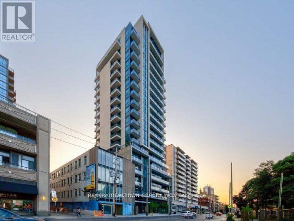 303 - 1486 Bathurst Street, Toronto (humewood-Cedarvale)