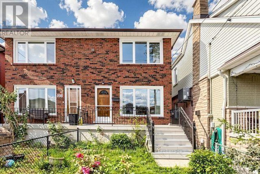 198 A Boon Avenue, Toronto (corso Italia-Davenport)