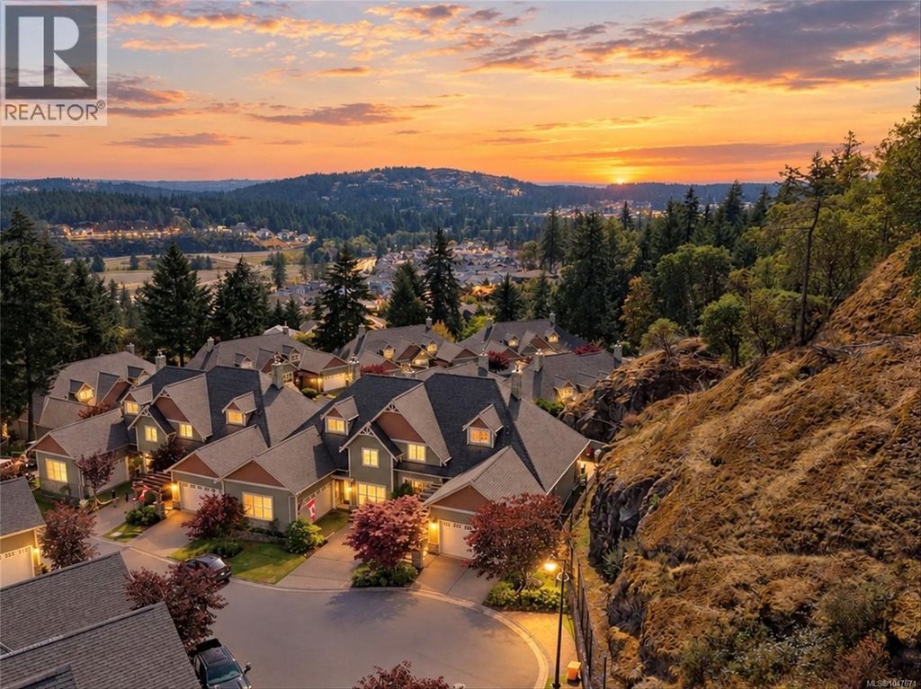 102 945 Bear Mountain Pkwy, Langford