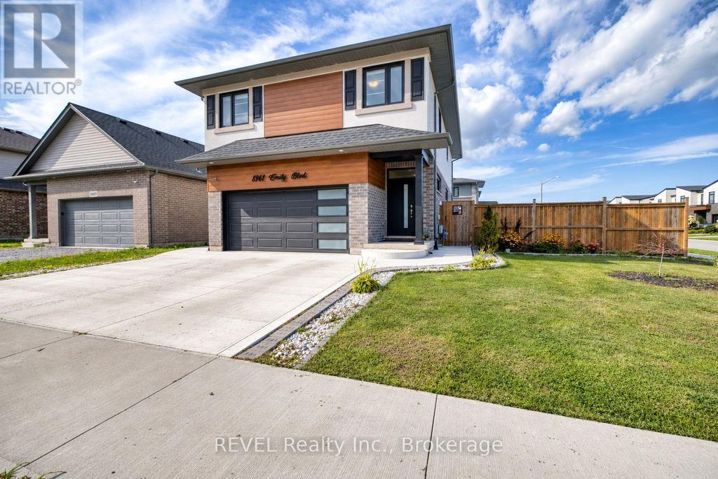 8961 Emily Boulevard, Niagara Falls (brown)