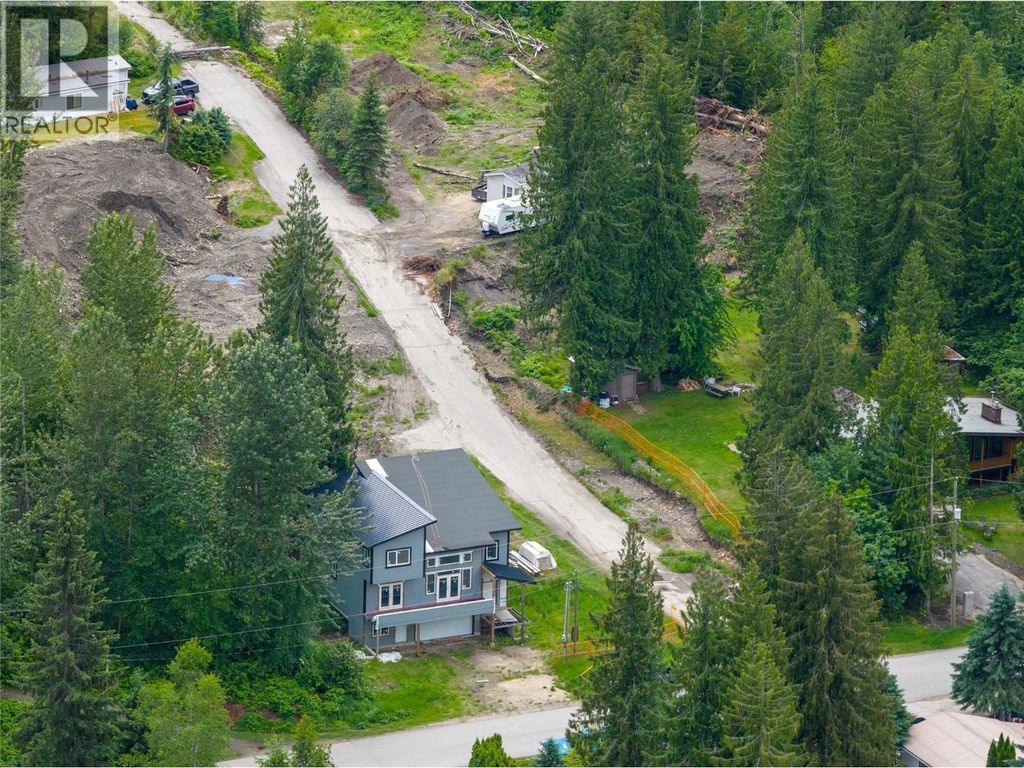 1695 Arrow Drive, Revelstoke