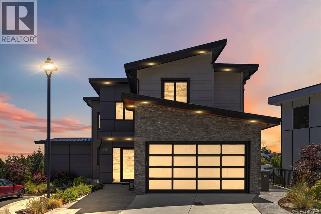 1165 Spirit Crt, Langford
