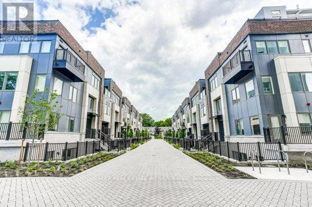120 - 31 Farmstead Road, Toronto (st. Andrew-Windfields)