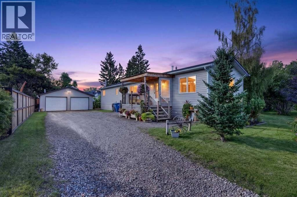 1223 Downie Street, Carstairs