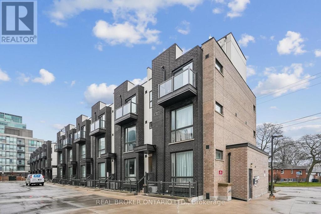 46 - 26 Fieldway Road, Toronto (islington-City Centre West)